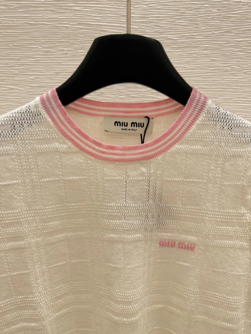 Moncler T-Shirts Snug 139548