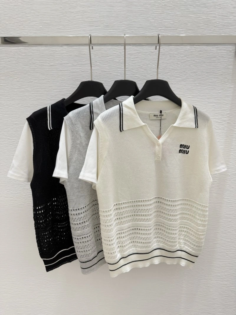 Sporty Moncler T-Shirts 139555