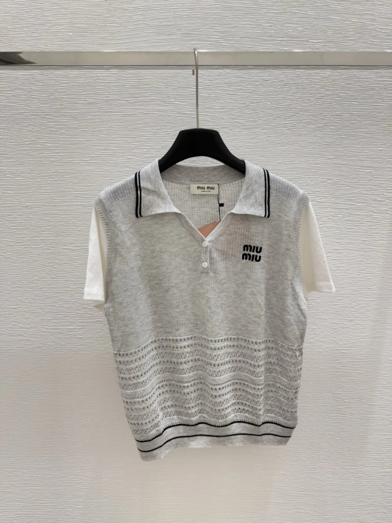 Sporty Moncler T-Shirts 139555