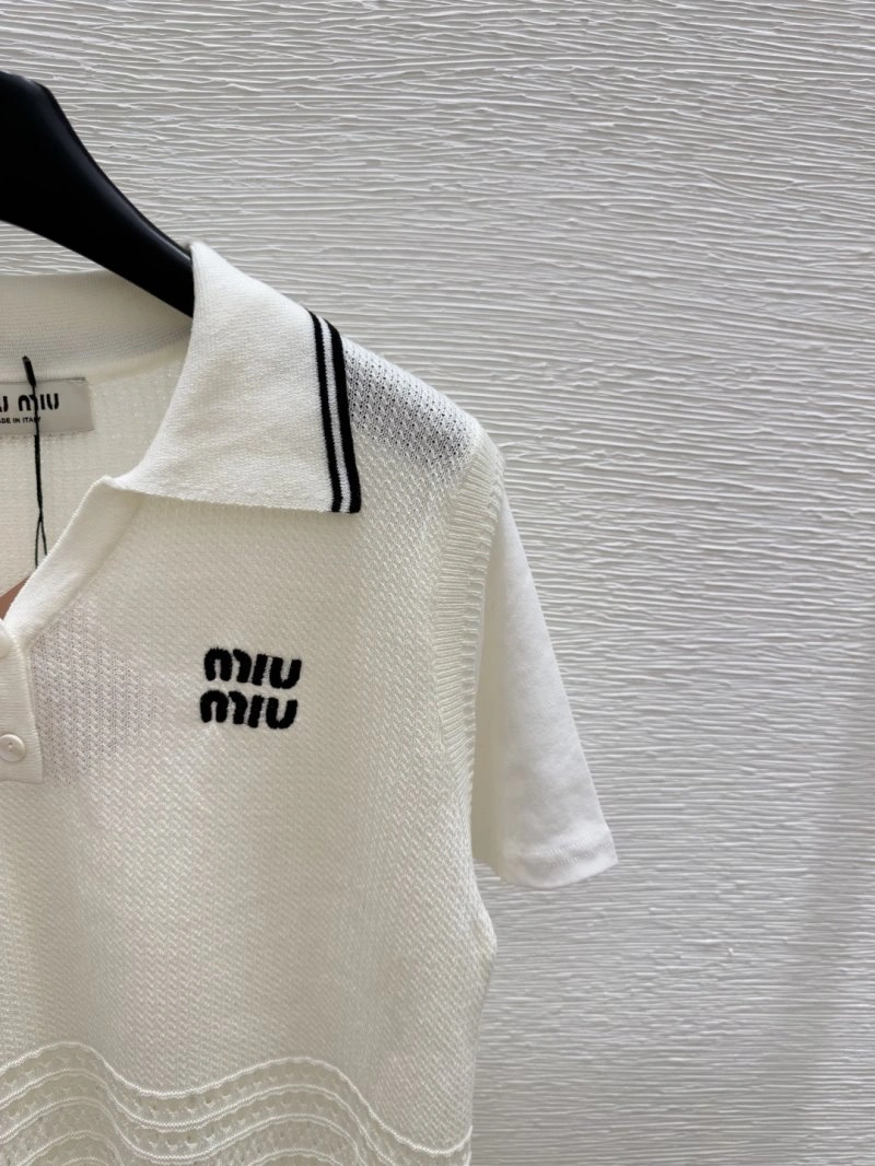 Sporty Moncler T-Shirts 139555