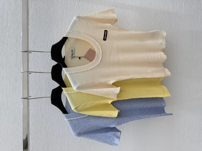 Effortless Moncler T-Shirts 139559