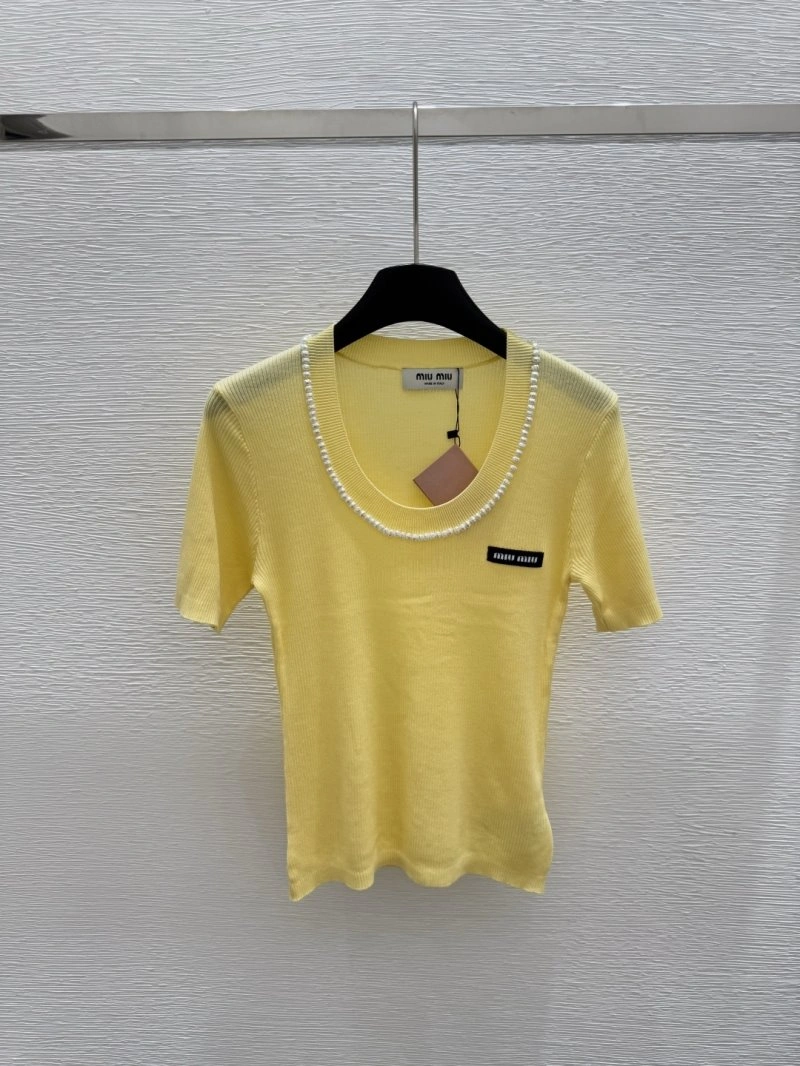 Effortless Moncler T-Shirts 139559