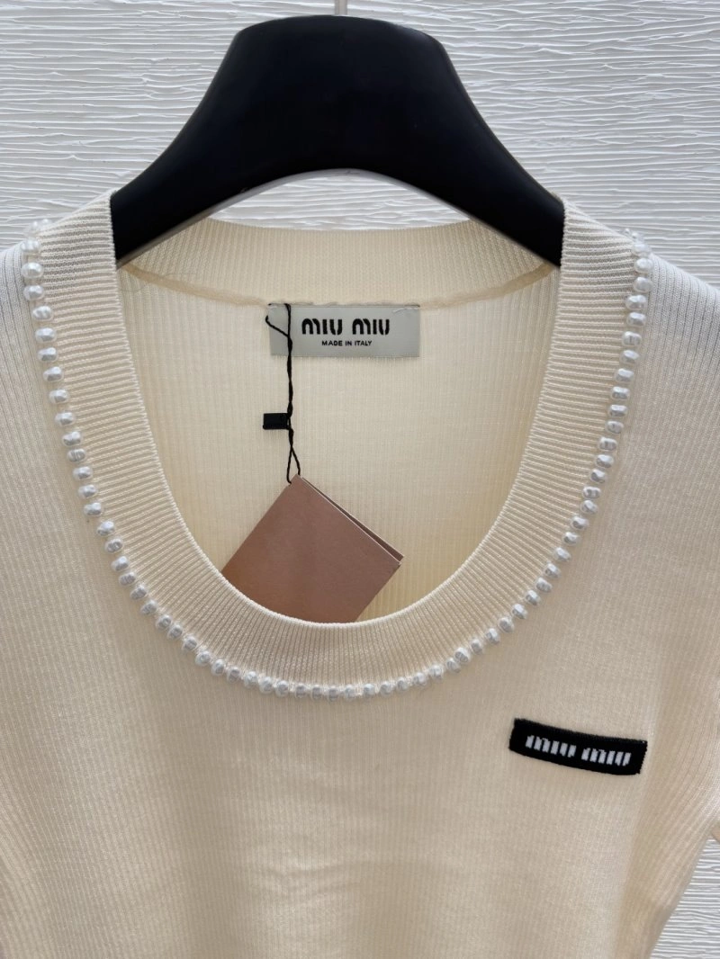 Effortless Moncler T-Shirts 139559