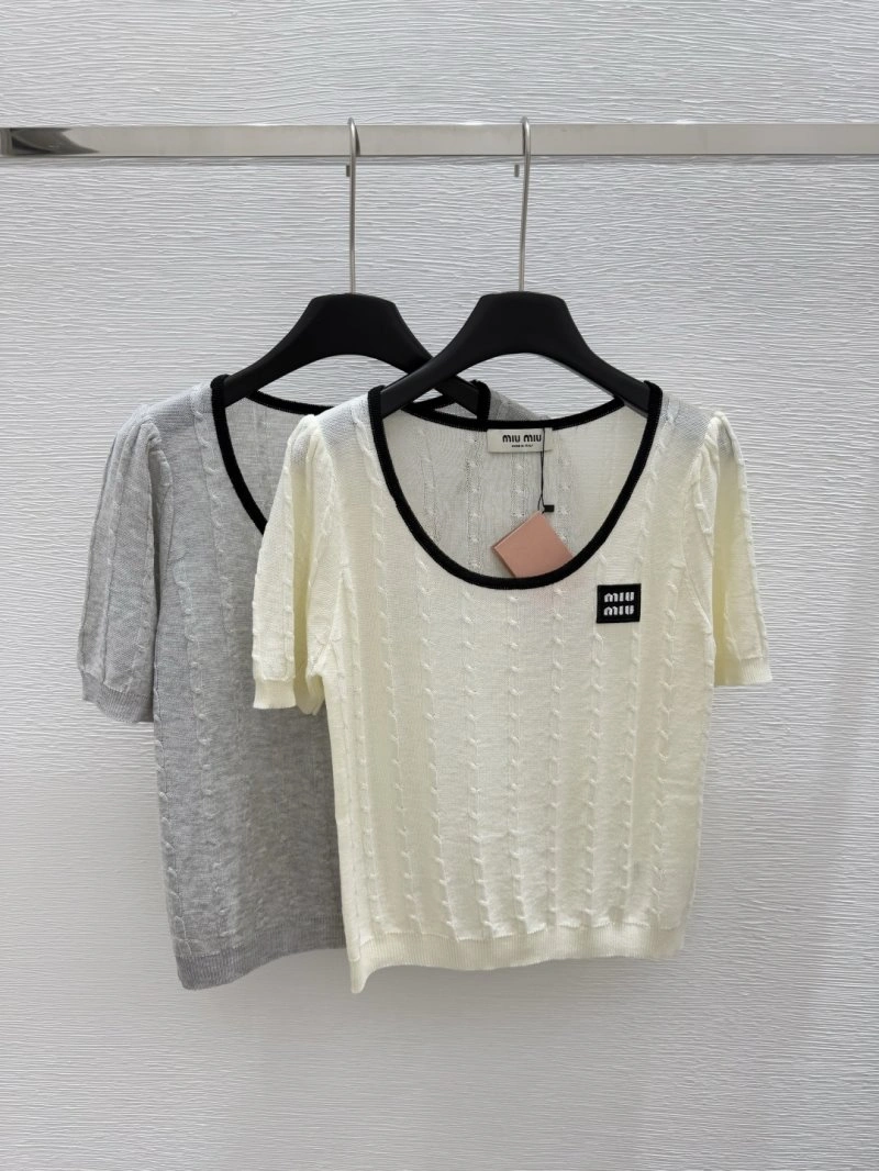 Seasonal Moncler T-Shirts 139547