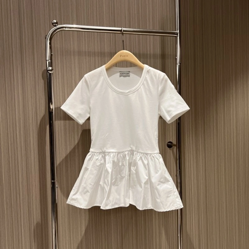 Moncler T-Shirts Sleek 139529