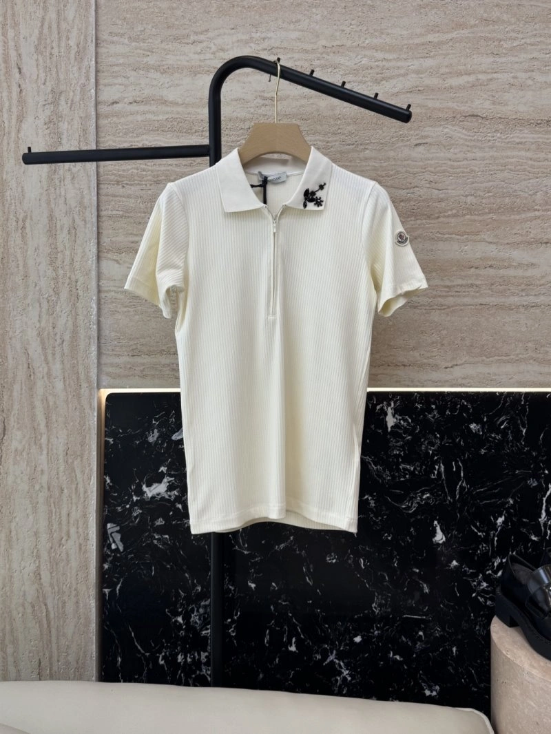 Moncler T-Shirts Classic 139605