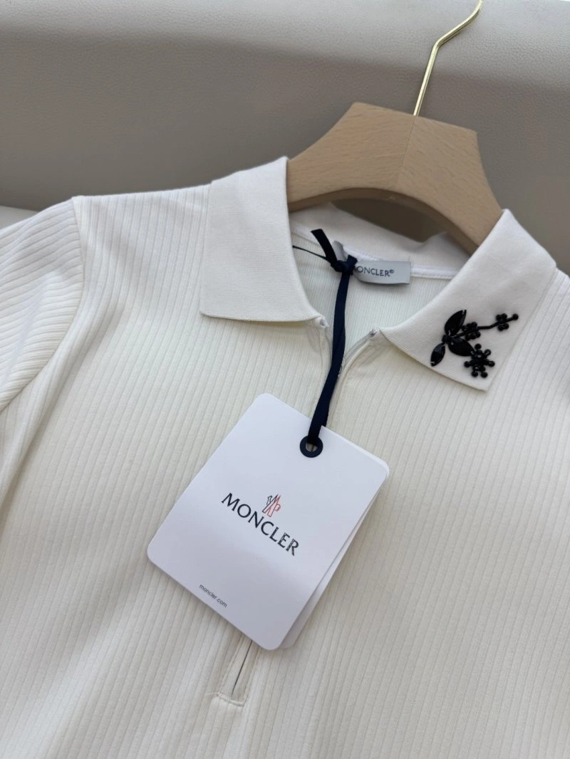 Moncler T-Shirts Classic 139605