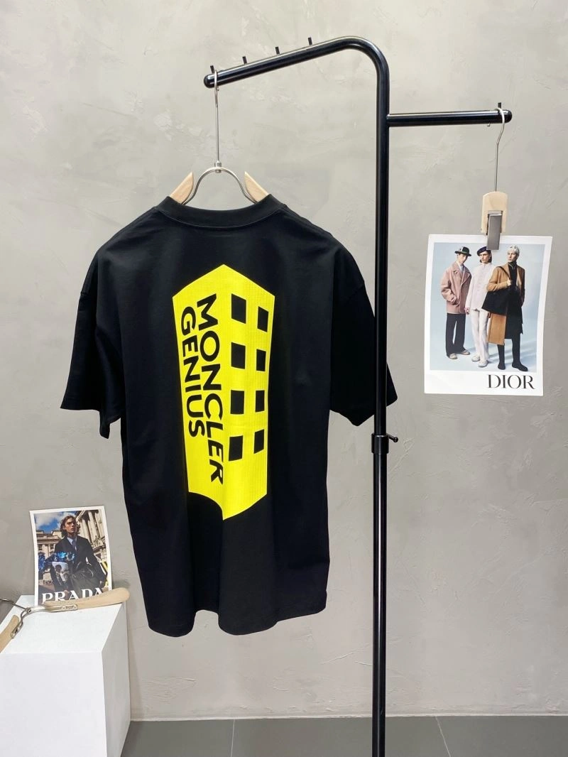 Moncler T-Shirts Effortless 141506