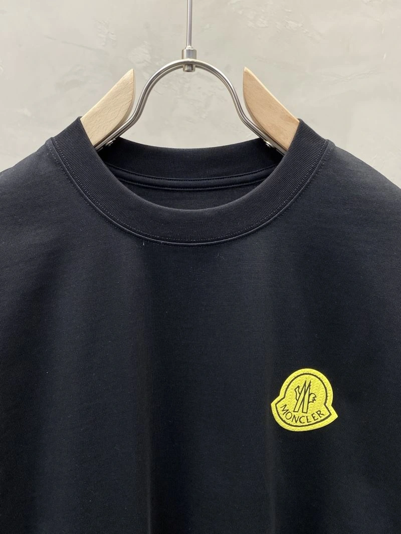 Moncler T-Shirts Effortless 141506