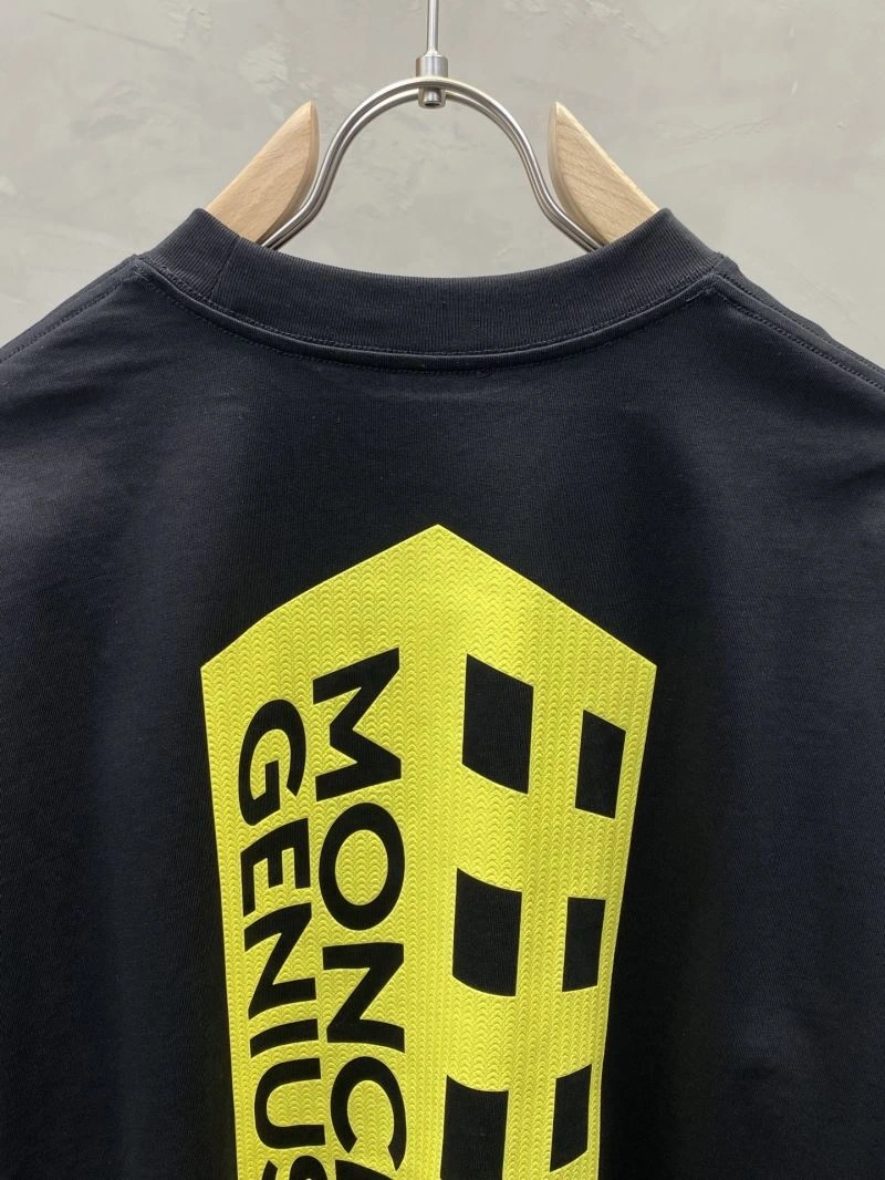 Moncler T-Shirts Effortless 141506
