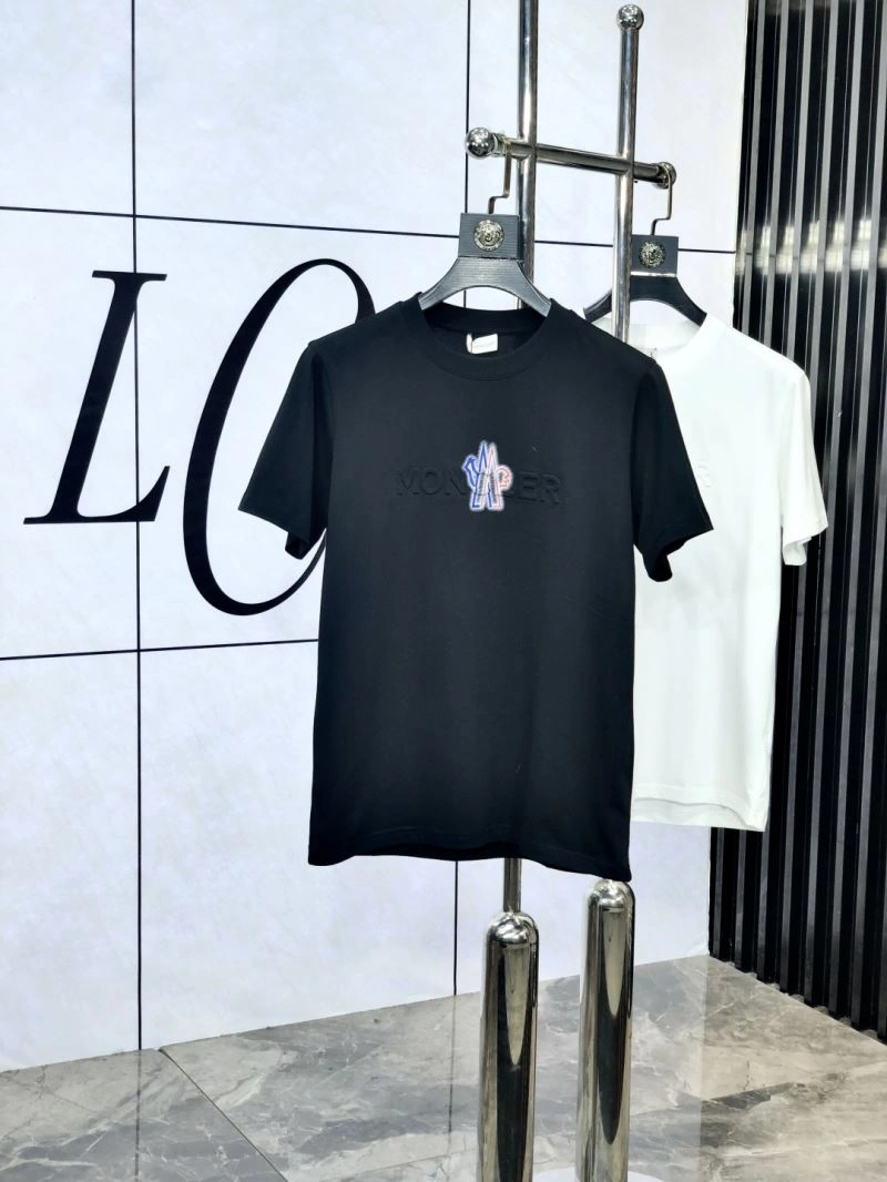 Moncler T-Shirts Vibrant 141504
