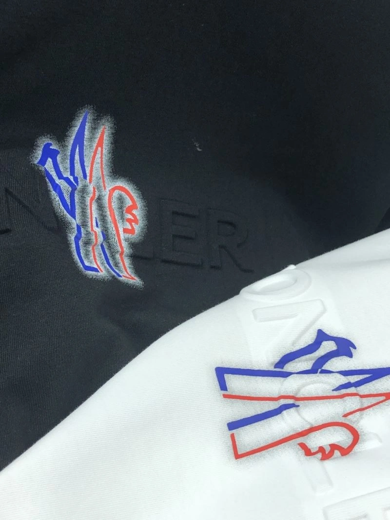 Moncler T-Shirts Vibrant 141504