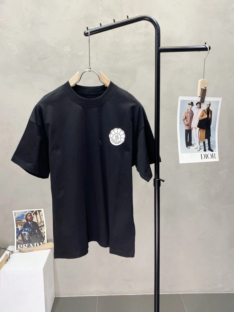 Moncler T-Shirts Practical 141505