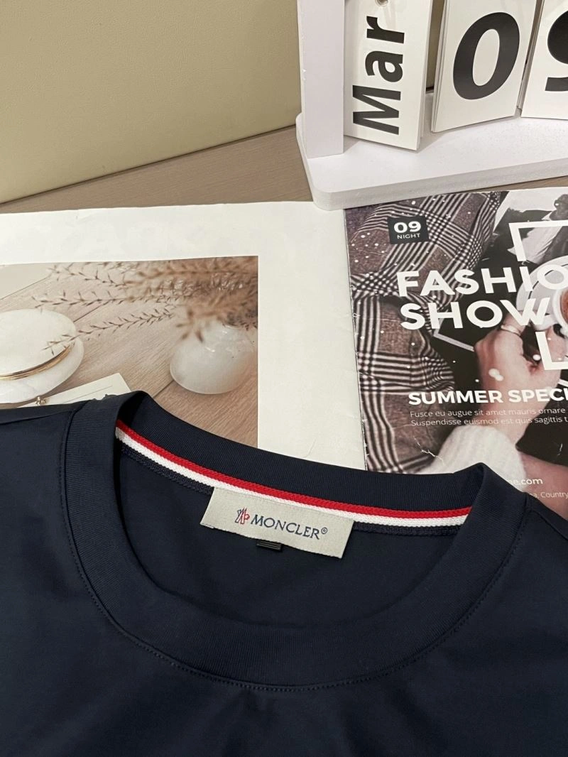 Moncler T-Shirts UrbanChic 141500