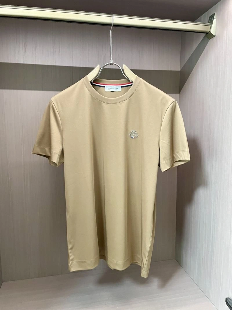 Moncler T-Shirts Comfortable 141501