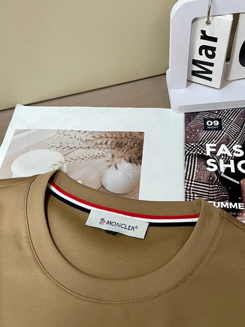 Moncler T-Shirts Comfortable 141501
