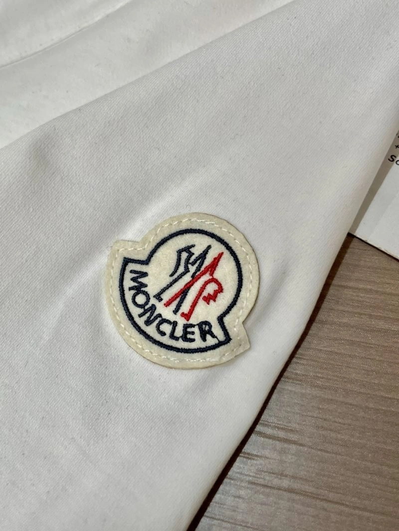 Moncler T-Shirts Trendsetting 141494
