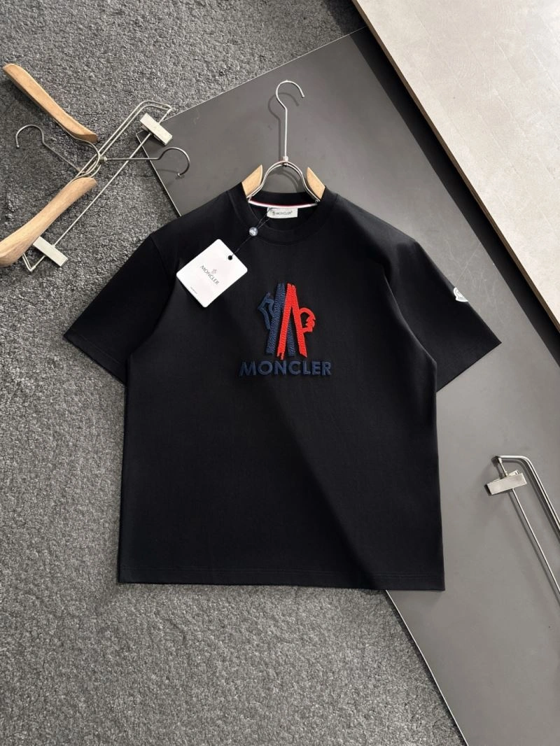 Moncler T-Shirts Sporty 141486