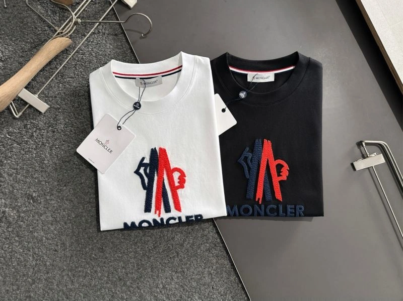 Moncler T-Shirts Sporty 141486