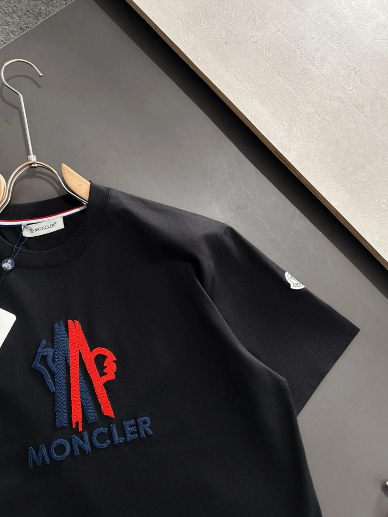 Moncler T-Shirts Sporty 141486