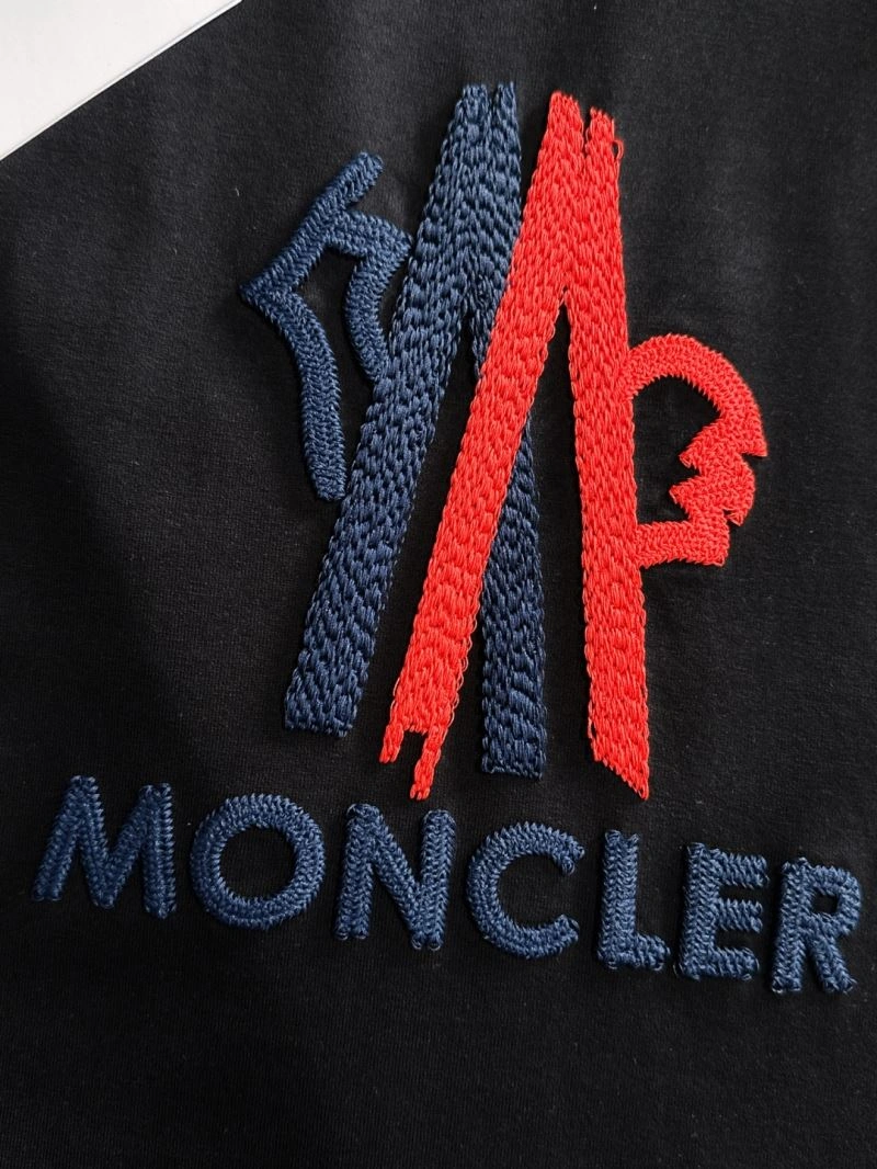 Moncler T-Shirts Sporty 141486