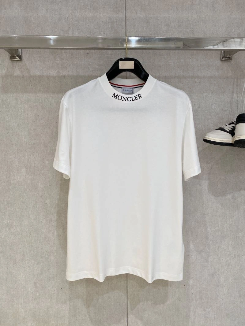 WellDesigned Moncler T-Shirts 141480