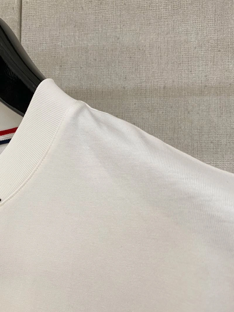 WellDesigned Moncler T-Shirts 141480