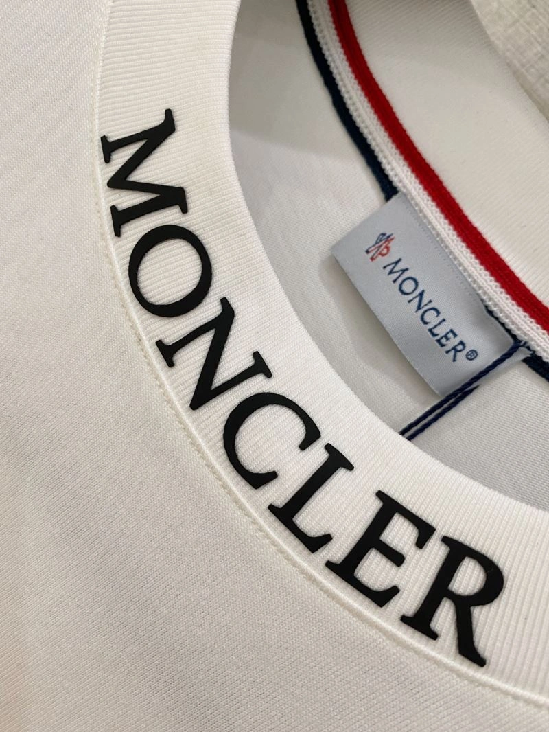 WellDesigned Moncler T-Shirts 141480