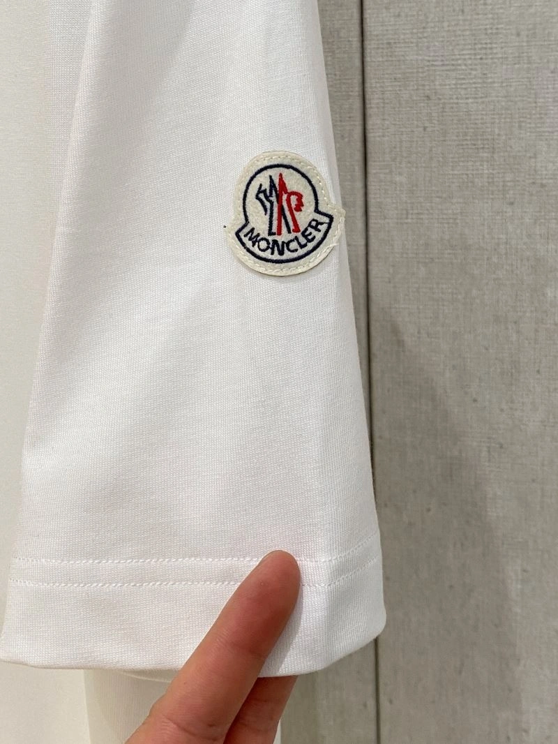 WellDesigned Moncler T-Shirts 141480
