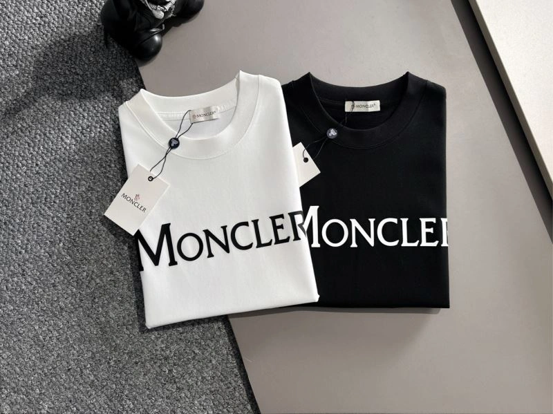 Moncler T-Shirts Practical 141470