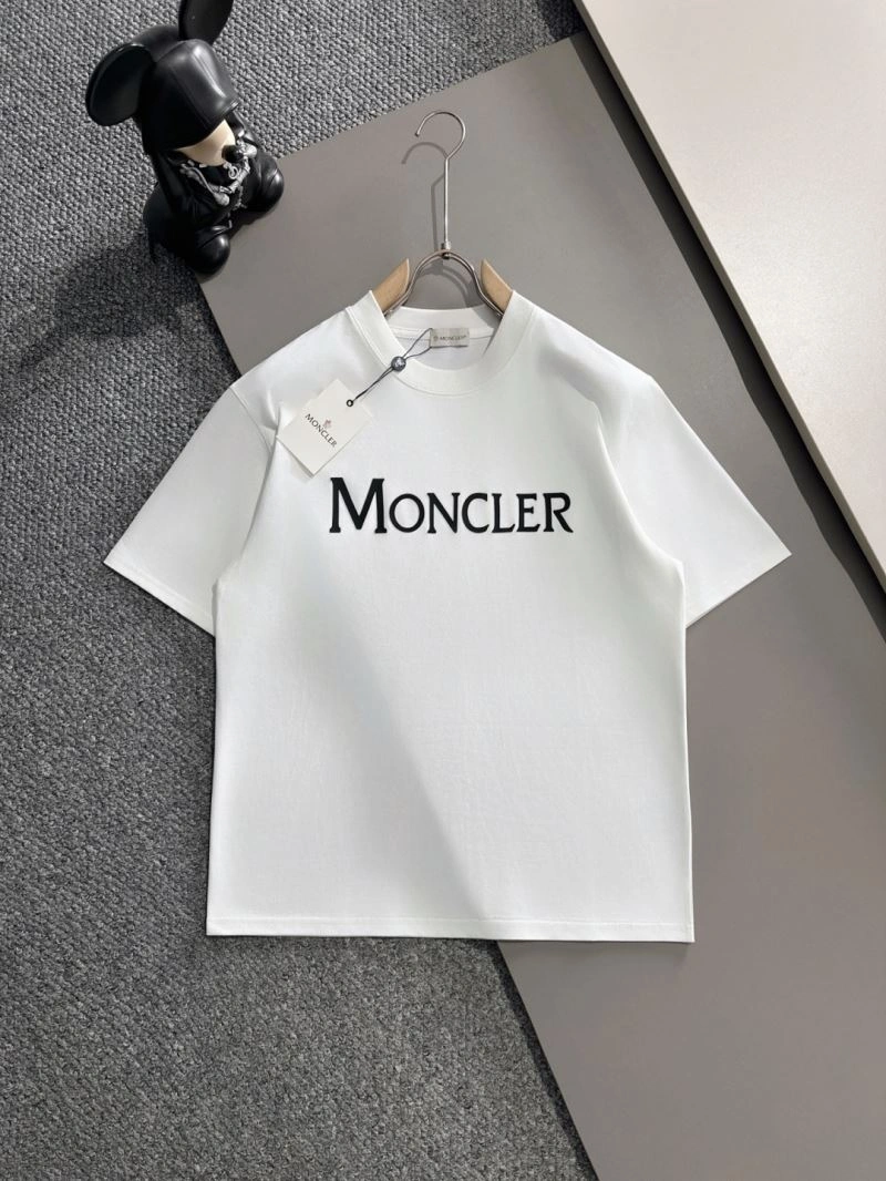 Moncler T-Shirts Practical 141470