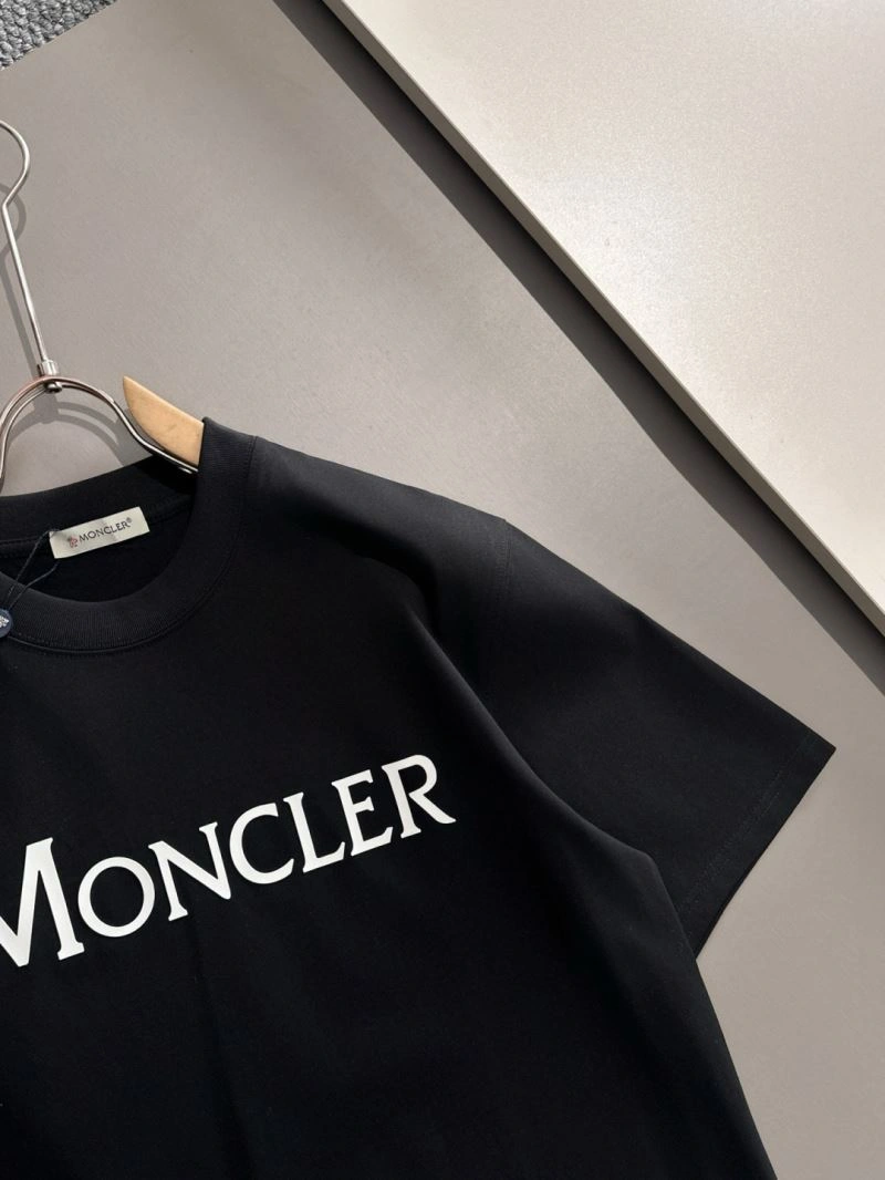Moncler T-Shirts Practical 141470