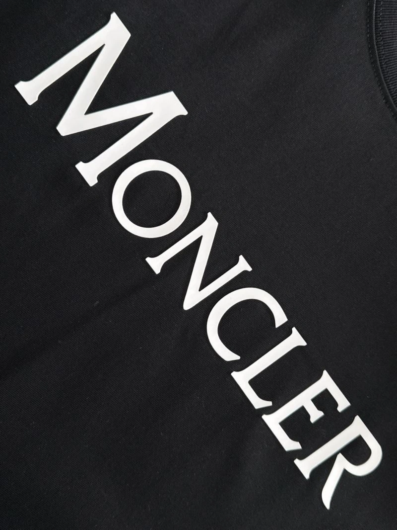 Moncler T-Shirts Practical 141470