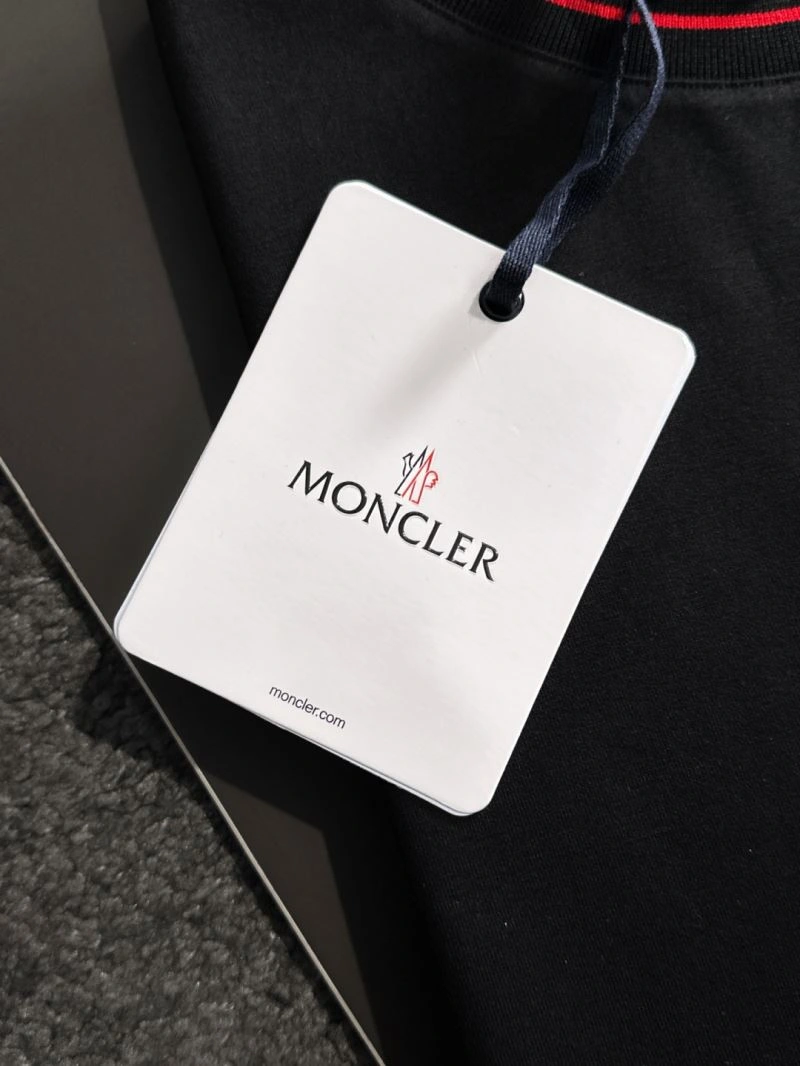 Moncler T-Shirts Durable 141472