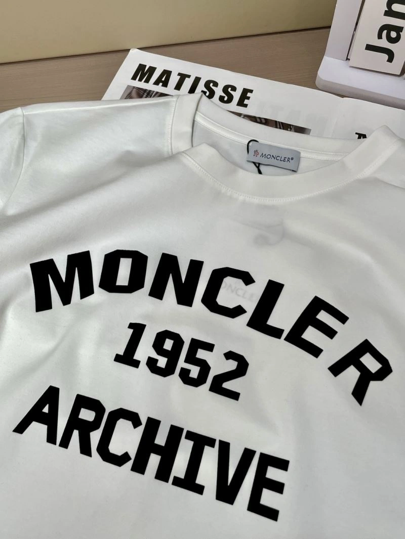 ComfortFit Moncler T-Shirts 141474