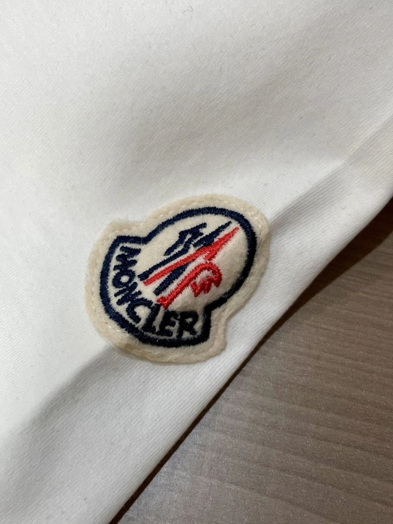ComfortFit Moncler T-Shirts 141474
