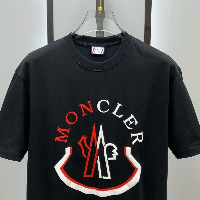 Moncler T-Shirts Vibrant 141468
