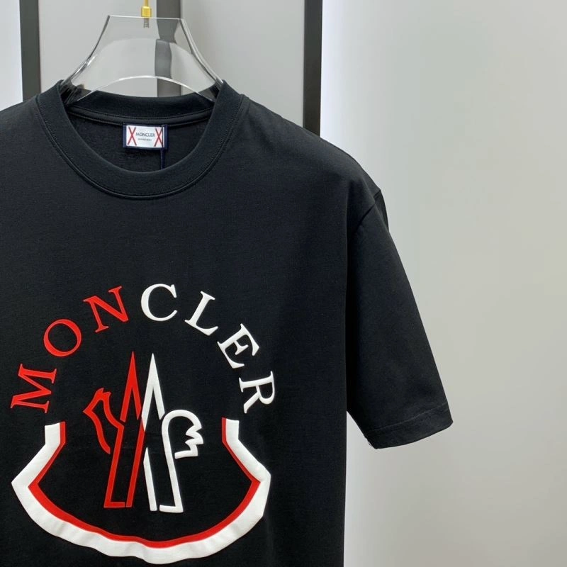 Moncler T-Shirts Vibrant 141468