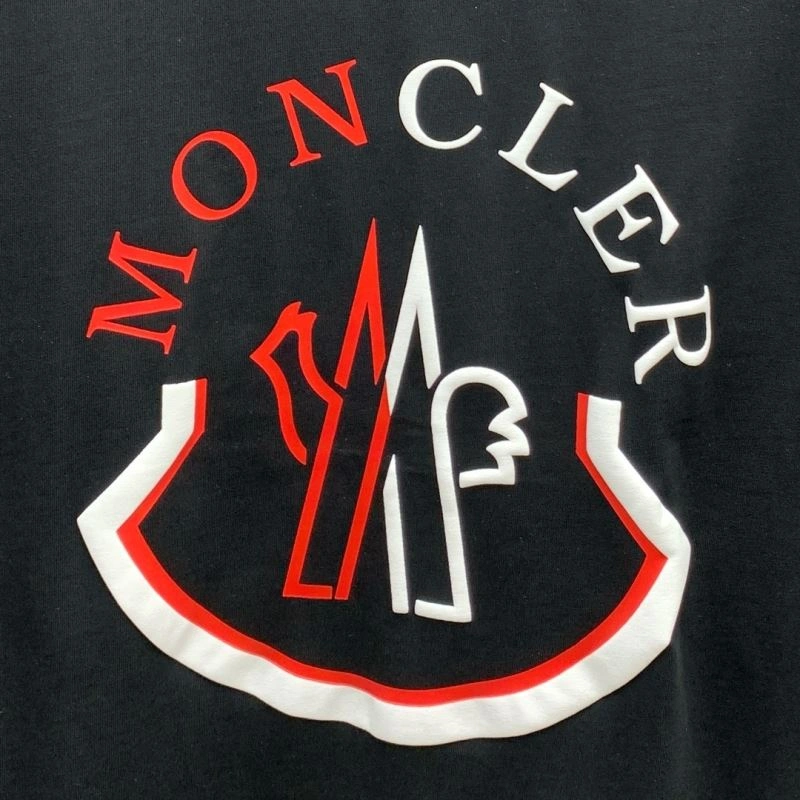 Moncler T-Shirts Vibrant 141468
