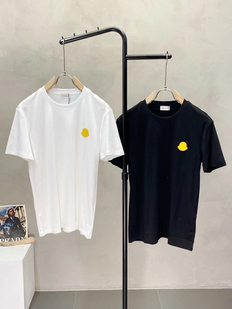 Moncler T-Shirts Practical 141476