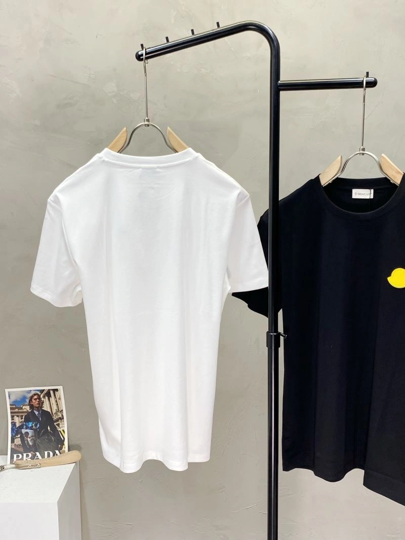 Moncler T-Shirts Practical 141476