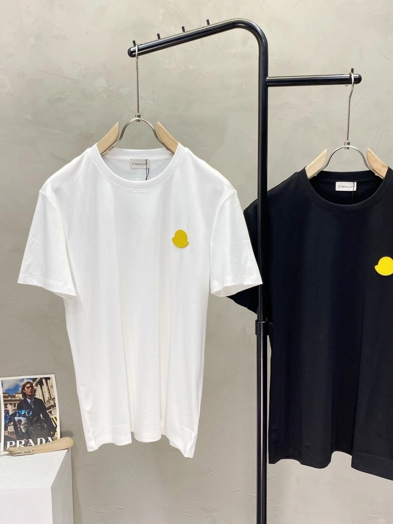 Moncler T-Shirts Practical 141476