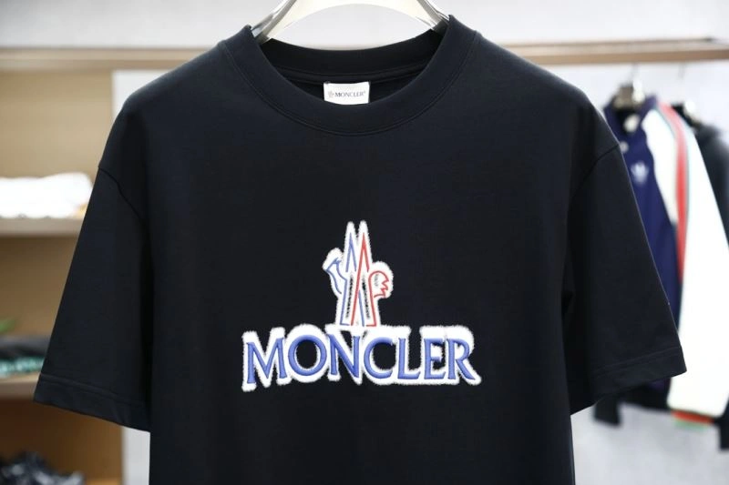 Moncler T-Shirts SmoothTexture 141452