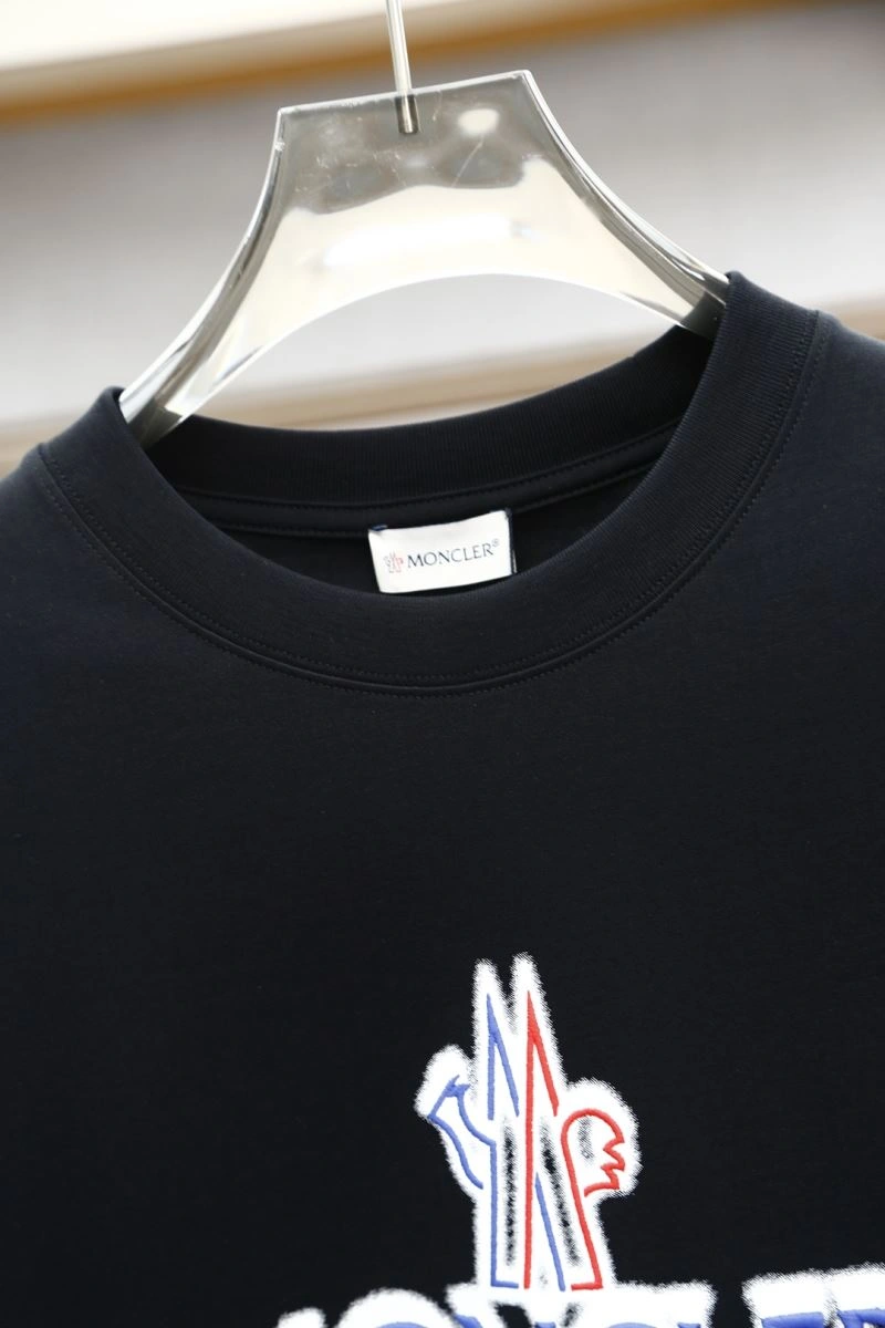 Moncler T-Shirts SmoothTexture 141452