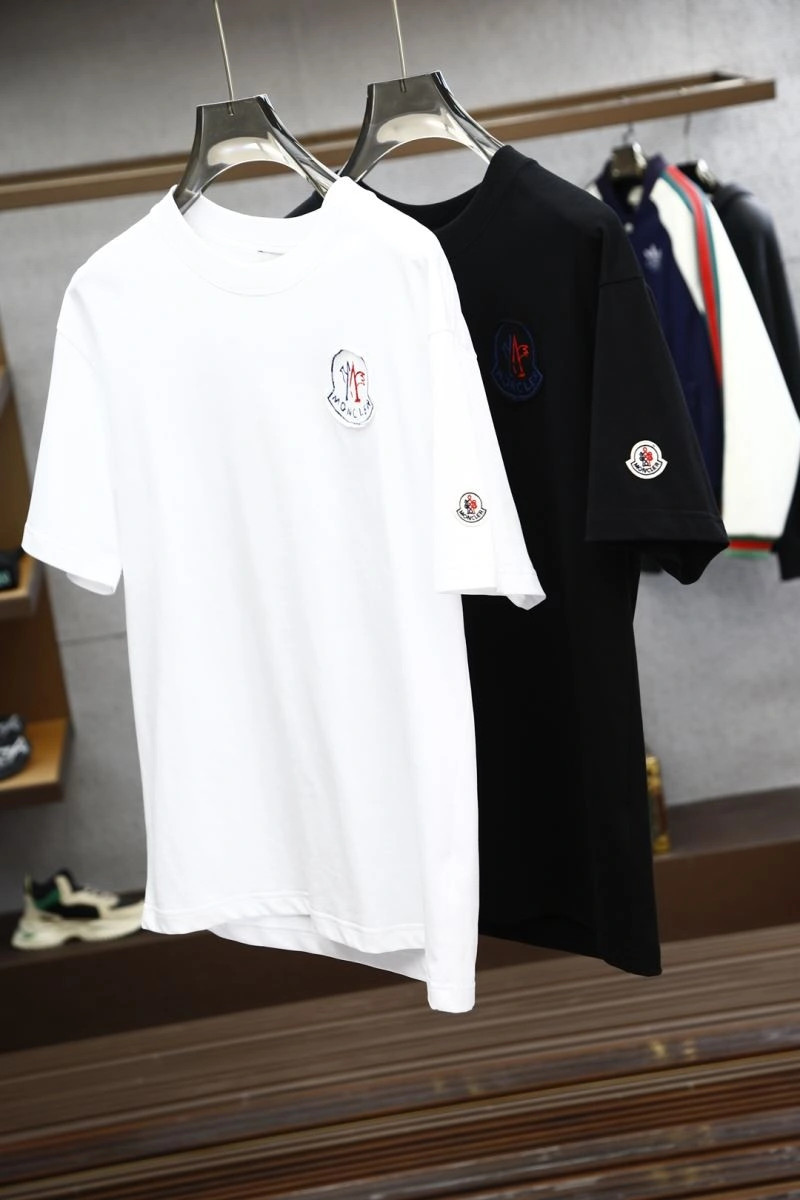 Moncler T-Shirts Neat 141448