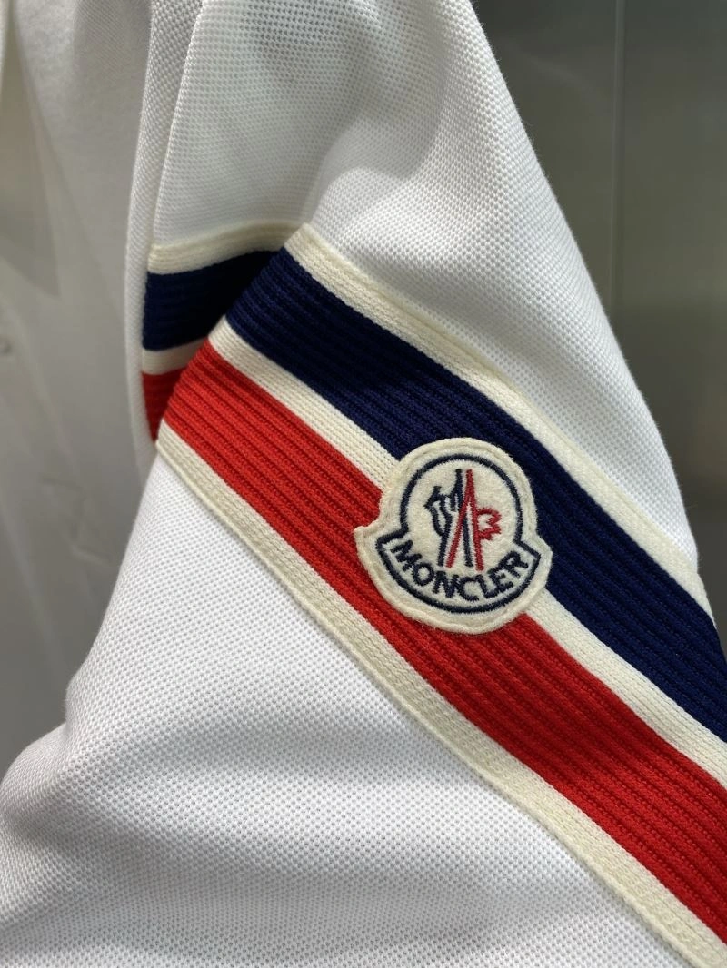 Tailored Moncler T-Shirts 141443