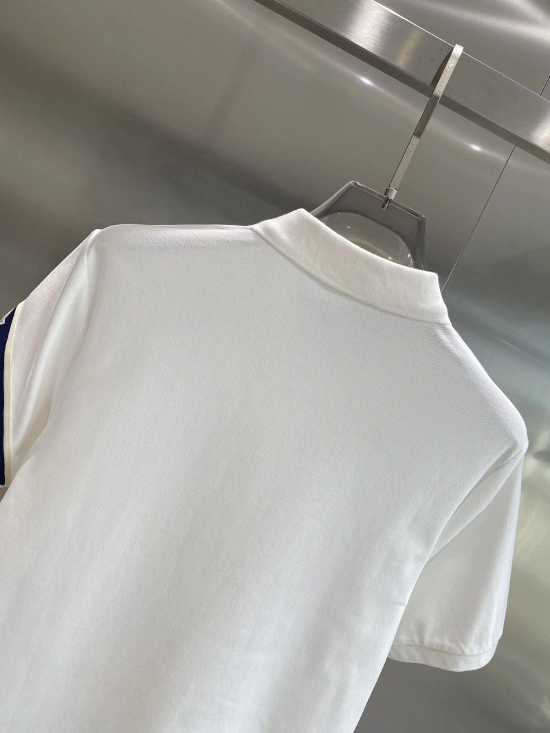 Tailored Moncler T-Shirts 141443