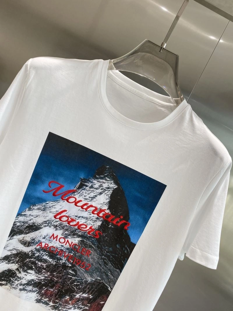 Minimalist Moncler T-Shirts 141438