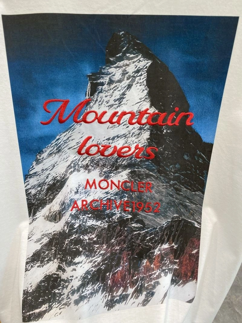 Minimalist Moncler T-Shirts 141438