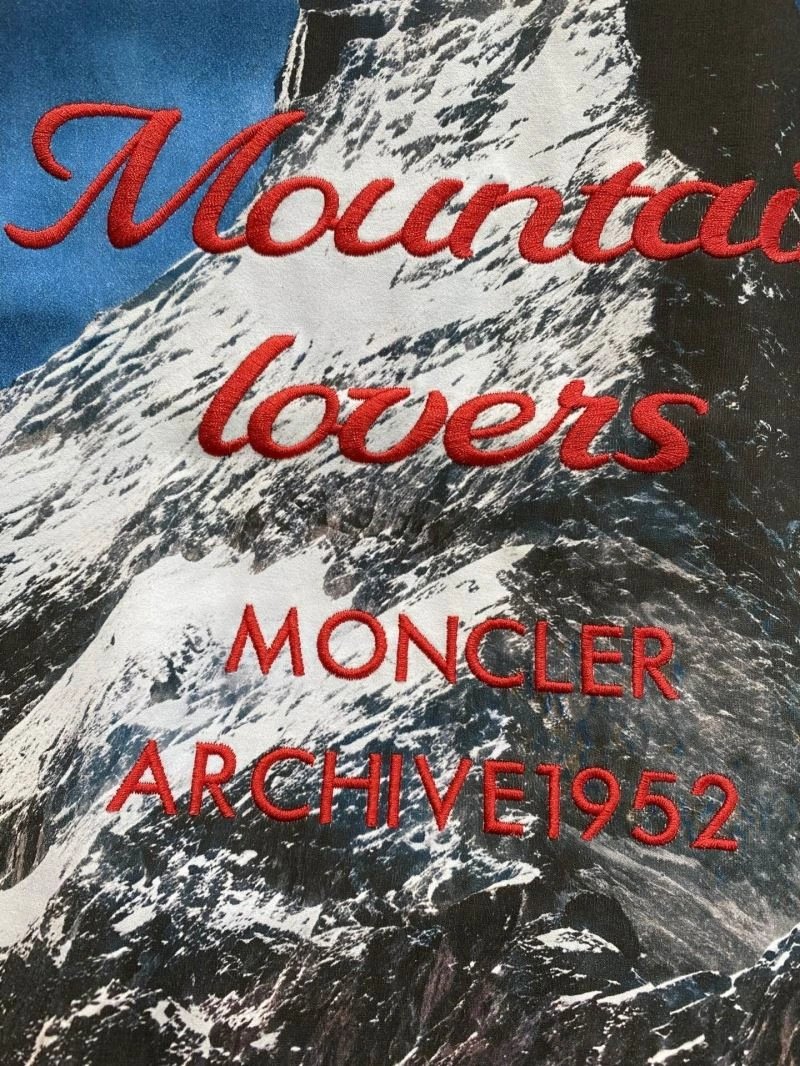 Minimalist Moncler T-Shirts 141438
